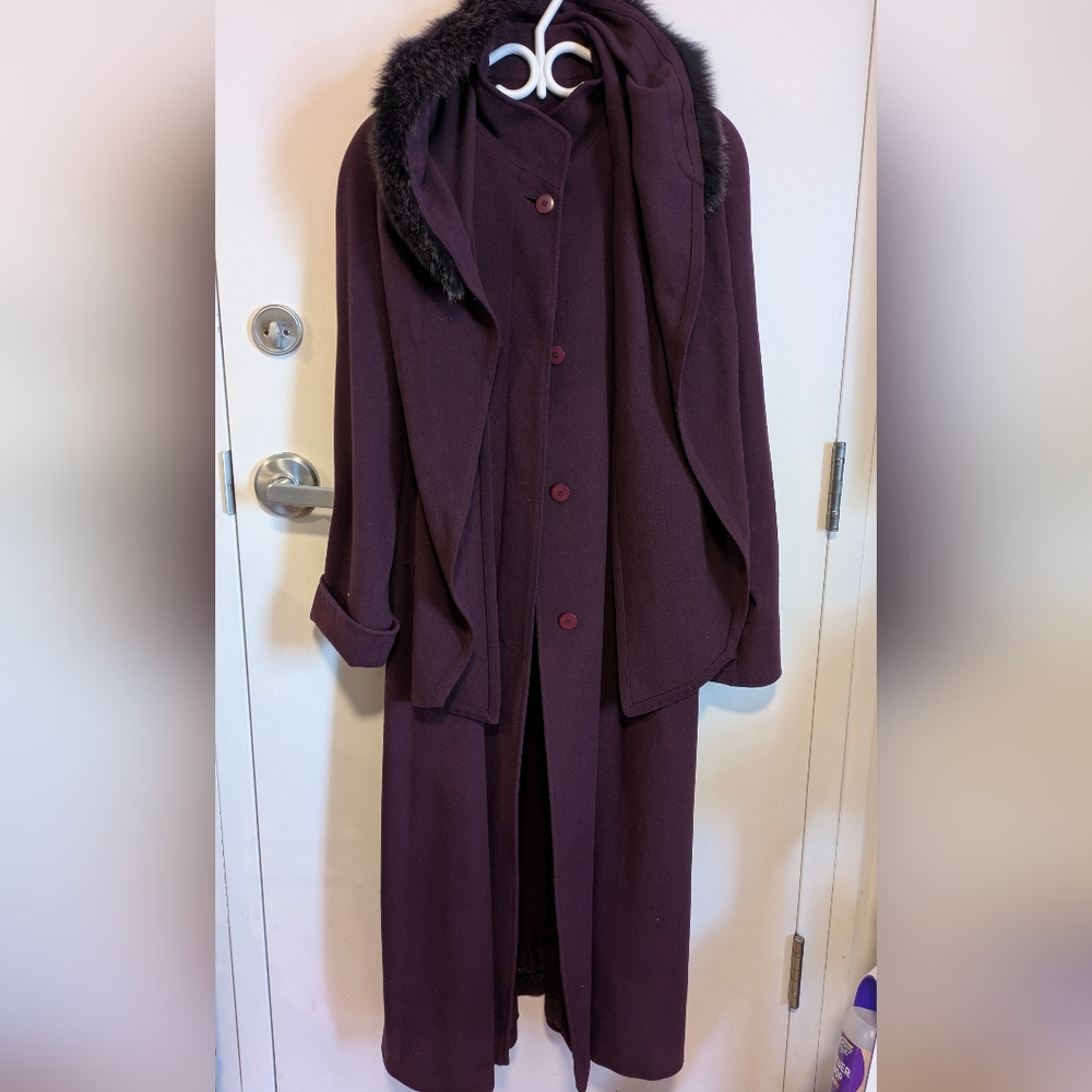 Vintage Holly's Dark Purple Coat With 🦊 Fur